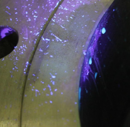 关于洁净室清洁检查灯常见问答(pic1) Black-Light-Oxygen-Clean-Inspection-2-1.png